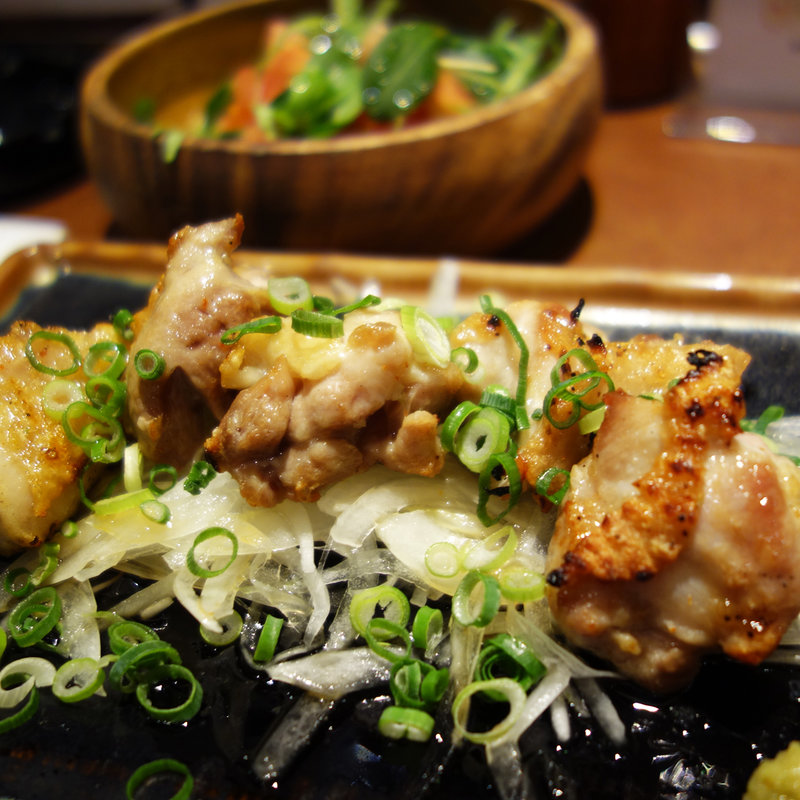 みつせ鶏のもも焼き(ひなっ子 西新店)