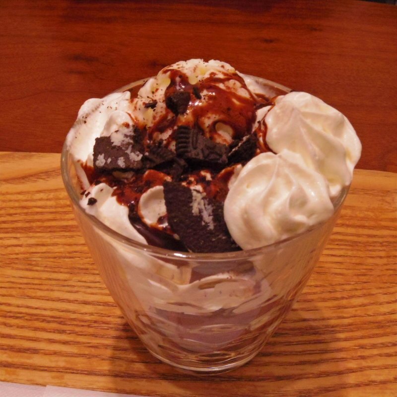 わらび餅パフェ　チョコクランチ(ヴィーダカフェ 一関店 （VidaCafe）)