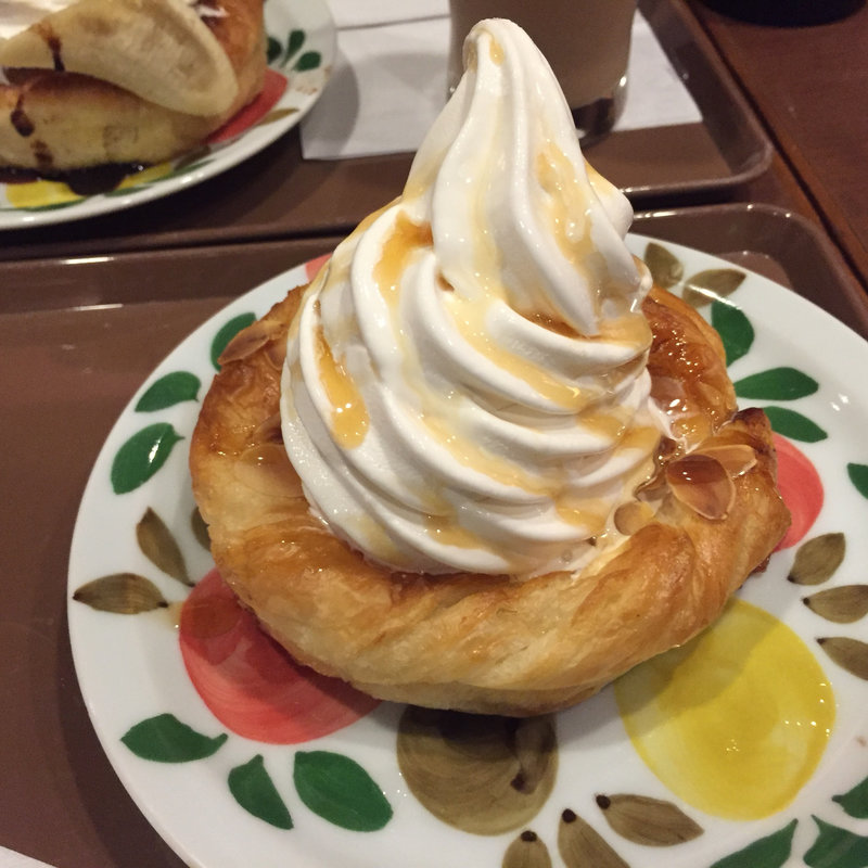 シロノワール(コメダ珈琲店 天神橋筋６丁目店)