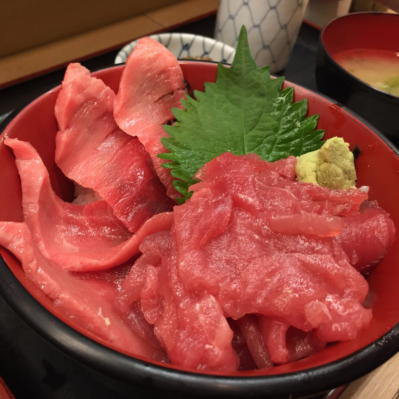 マグロ丼(仲家 （なかや）)