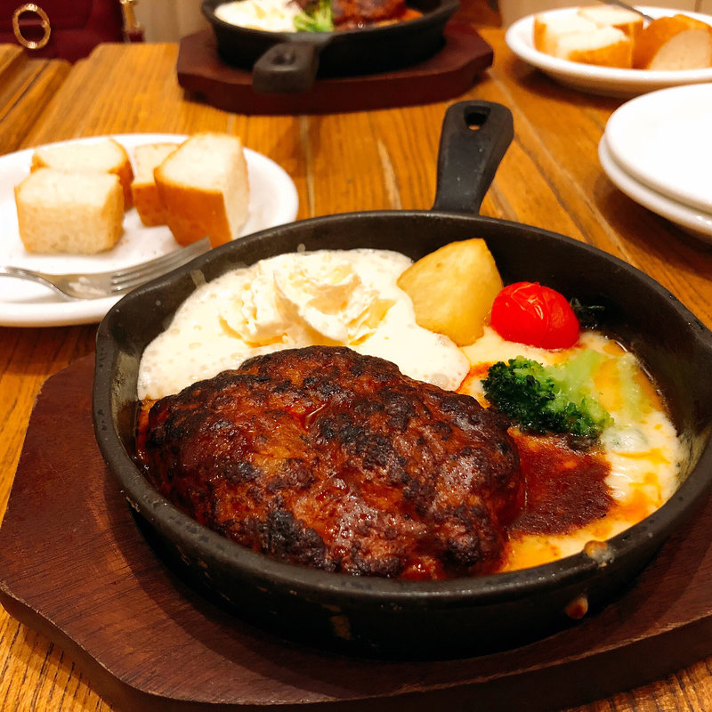 天使のふわふわチーズフォンデュハンバーグ(CHEESE CRAFT WORKS ダイバーシティ東京プラザ)