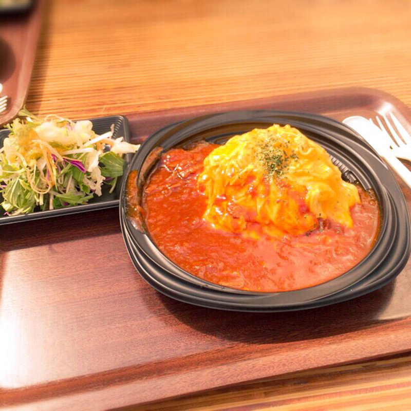トマトソースオムライス(eggg Cafe 小平本店)
