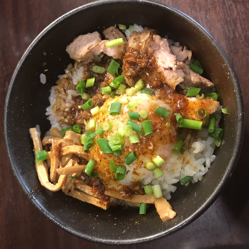 辛シビ温玉丼(ガンコンヌードル)