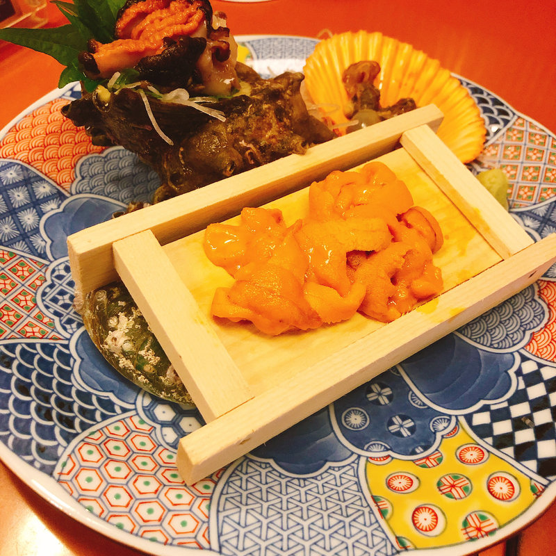 生雲丹と栄螺のお刺身(いけす無門)