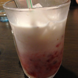 イチゴミルク(びっくりドンキー 梅田東店 )