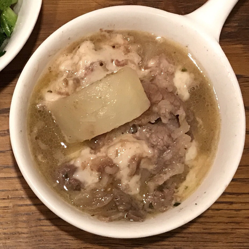 牛肉とゴボウの大根煮込み。(カフェ&デリ クック)