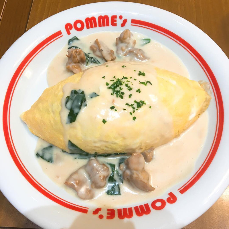 チキンとほうれん草の照焼クリームソースオムライス(ポムの樹 くずはモール店)