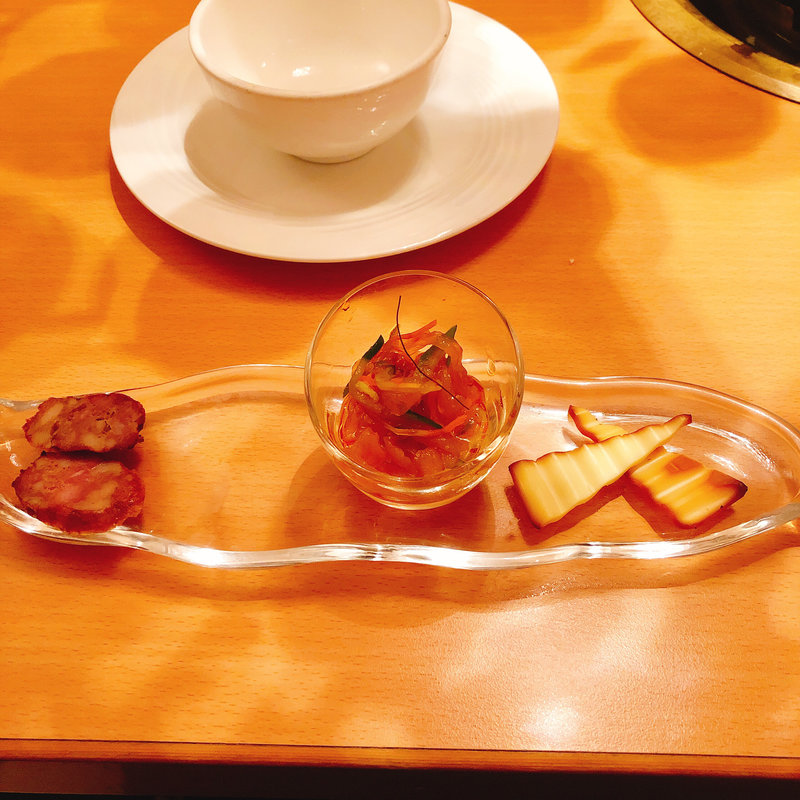 前菜(薬膳火鍋専門店 天香回味 銀座中央通り店)