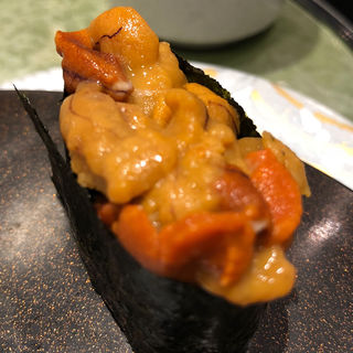ウニ(地魚回転寿司 丸藤)