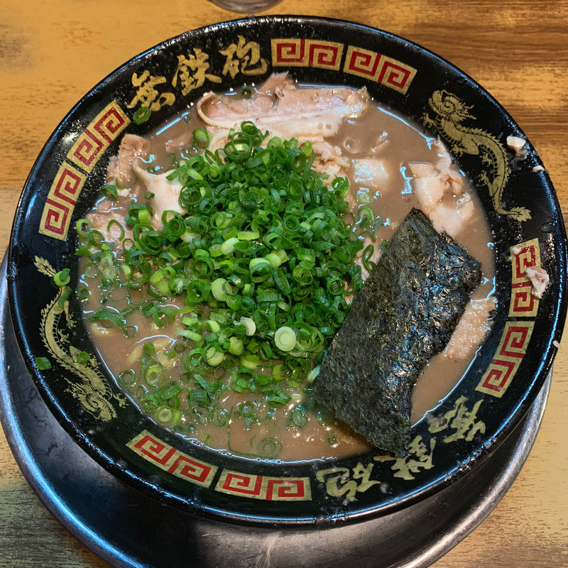 とんこつラーメン なめらか(無鉄砲大阪店 （むてっぽう）)