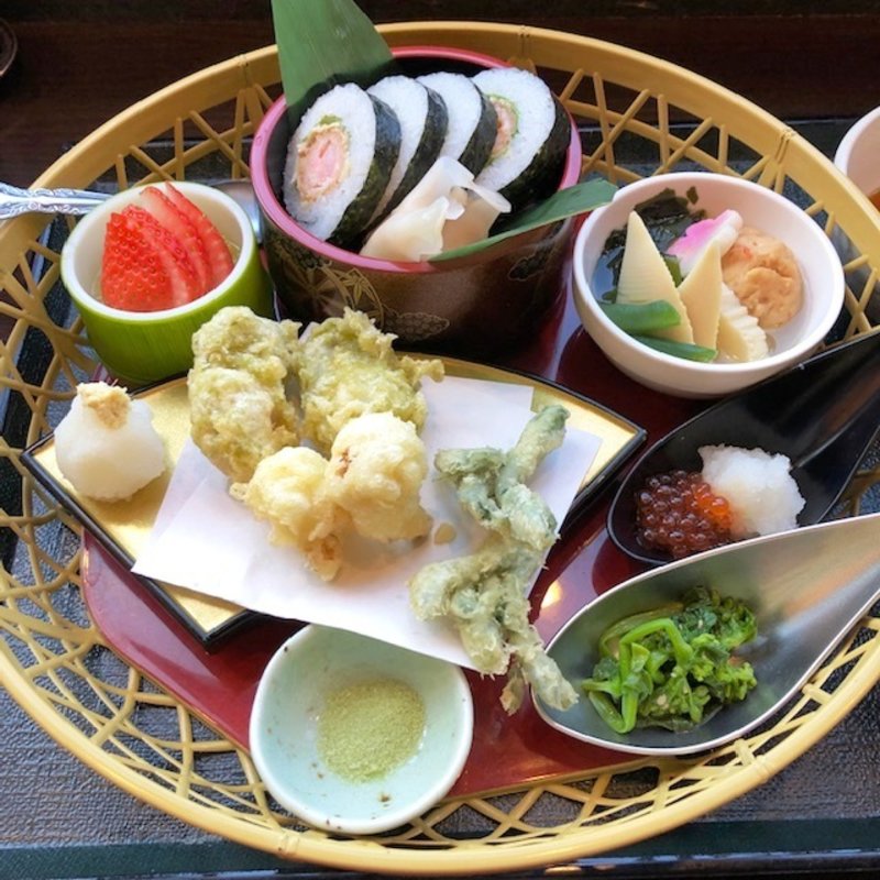 春の花籠御膳(湯あがりキッチン 一休 横浜鶴ヶ峰店)