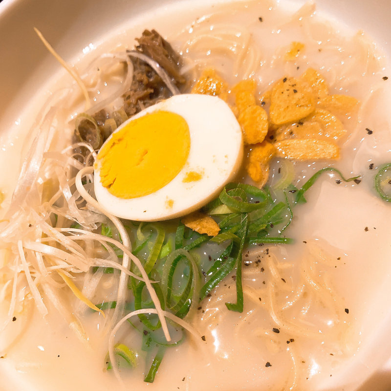 白湯ラーメン(焼肉ダイニング ワンカルビ 朝霧店)