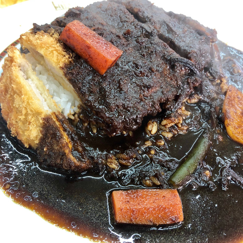 カツカレー インド ブラック 5辛(ニューラホール竹町店)