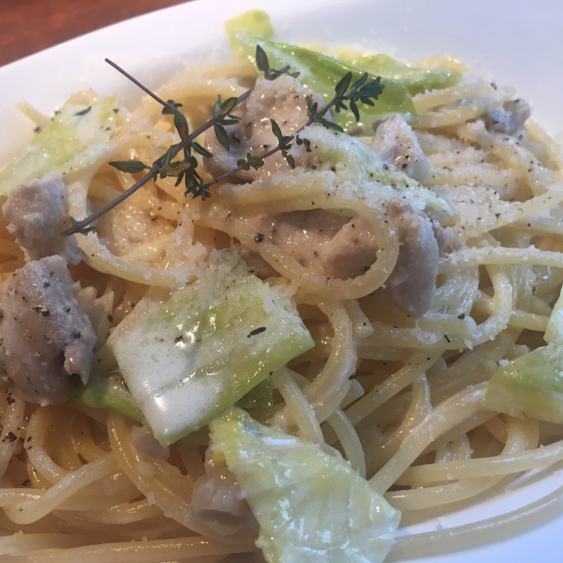 鶏肉とキャベツのクリームパスタ(Ajito 六本木店  （アジト）)
