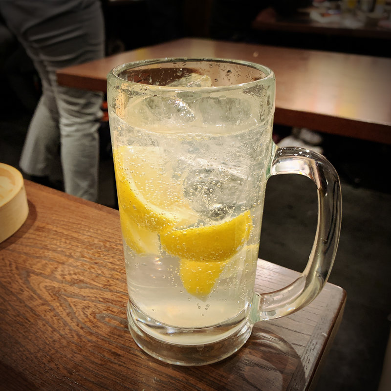 最強生レモンサワー(炭火焼鳥研究所 中目黒店)