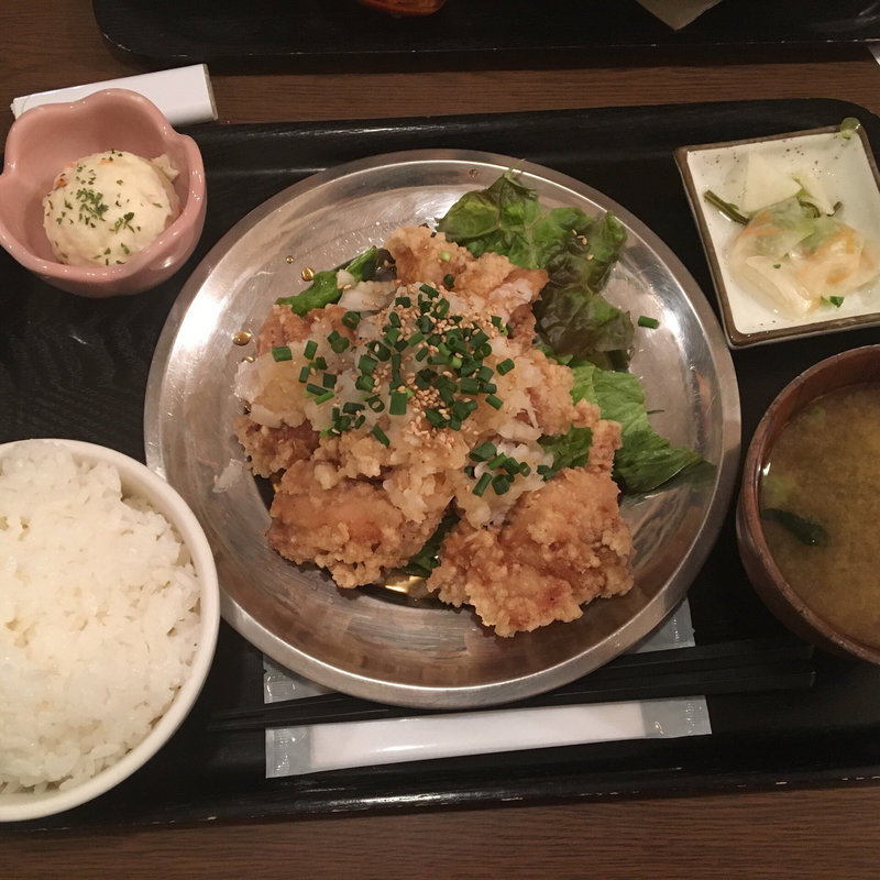 鶏もも唐揚げ定食(どいちゃん 本店 )