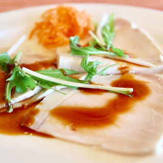 豚肉の冷製ロースト ピリ辛醤油(ブラッセリー フローラ)