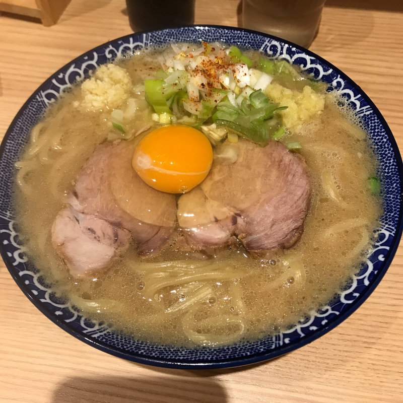 らーめん（生たまご）(孫作)