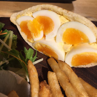 デビルピタサンド(ベシャメルカフェ)