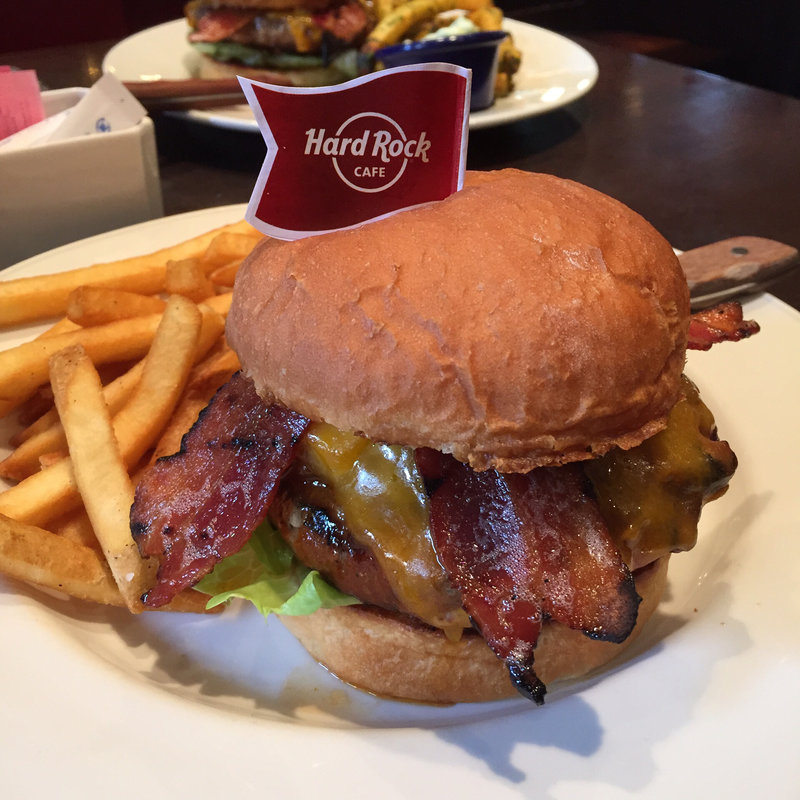 ベーコンチーズバーガー(Hard Rock Cafe)
