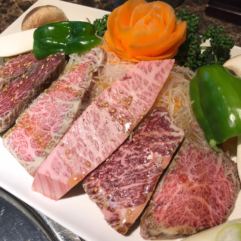 特選和牛盛合せ(炭火焼肉 稔台苑)