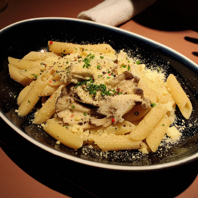 香り立つ！ゴルゴンゾーラと舞茸のクリームペンネ(なっぱごちそう 目黒)