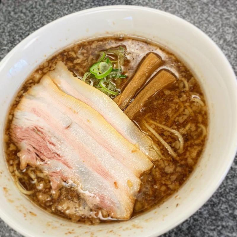 背あぶら濃厚魚介中華 中(なかた屋)