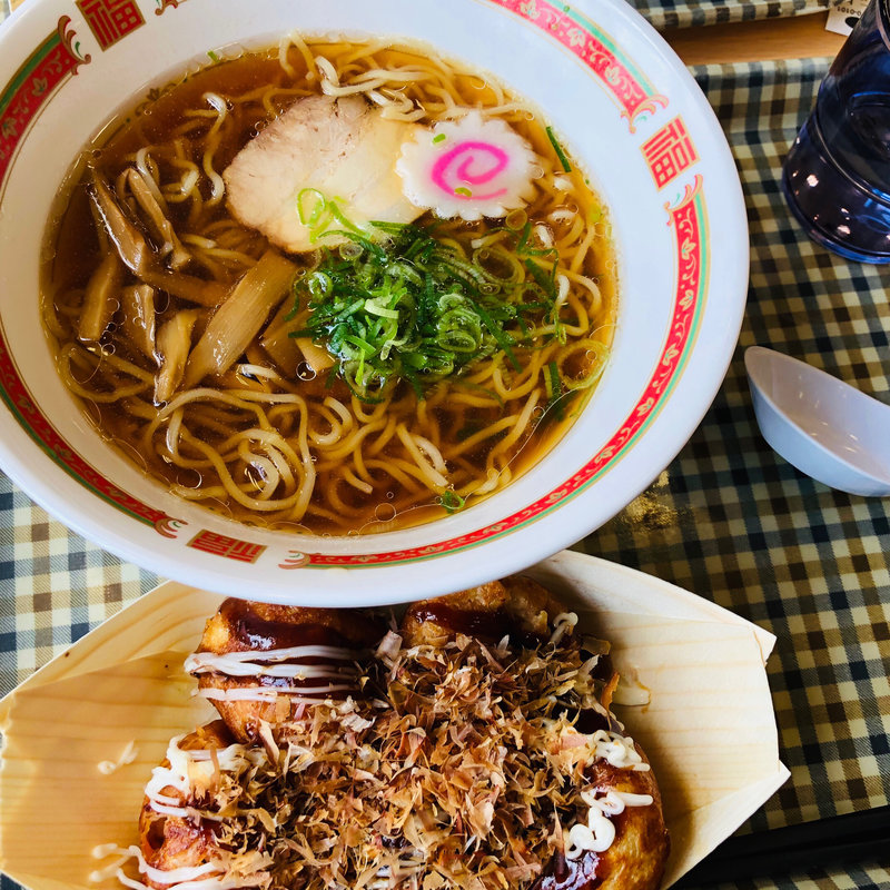 醤油ラーメン、たこ焼きセット(カインズキッチン 高槻店)