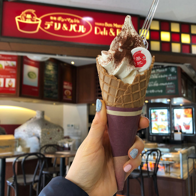 築地濃厚ソフトクリーム ティラミス(築地 ボン・マルシェ デリ & バル)