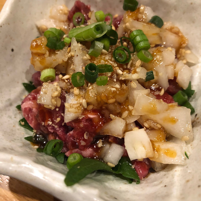 桜ユッケ(馬肉料理専門店 蹄 名古屋新栄本店)