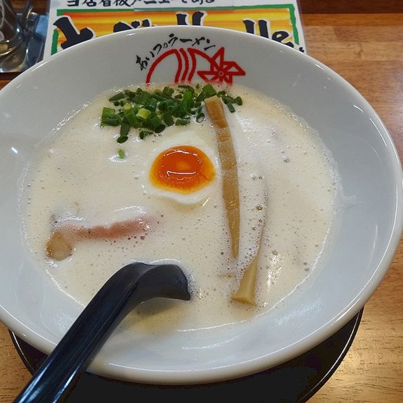 とりぶたNoodle(あいつのラーメン かざぐるま)