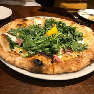 春菊とリコッタチーズのピッツァ(ピッツェリア・エ・バール・レガーメ （Pizzeria e bar LEGAME）)