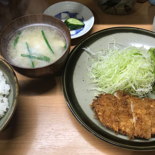 ロースカツ定食(とん水)