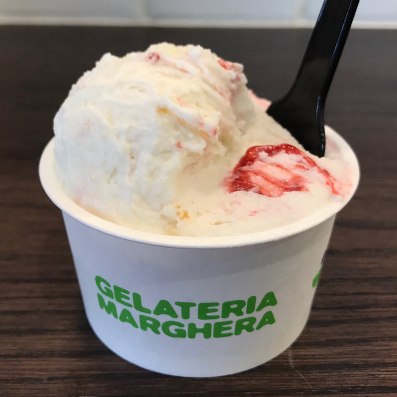 いちご&ミルク ピッコロサイズ(ジェラテリア マルゲラ 麻布十番店 （Gelateria Marghera）)