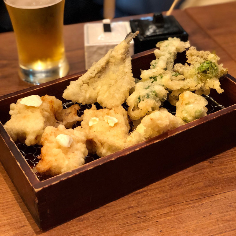 天ぷら（たらの芽・ふきのとう・菜の花・子持ち昆布クリームチーズのせ・キス・ヤングコーン）(天ぷら酒場 NAKASHO)