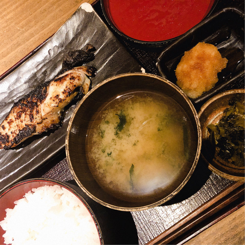 銀だら西京漬け定食(炭火焼干物食堂 越後屋 八十吉)