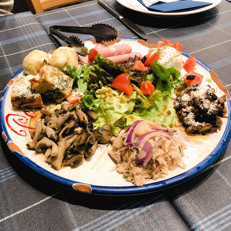 前菜盛り合わせ(ナポリスタカ)