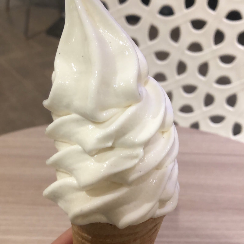 バニラソフトクリーム(ジャージーブラウン)