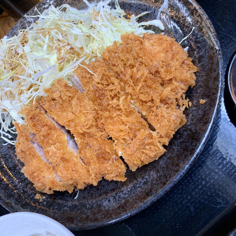 厚切ロースカツ定食(とんかつまるや 新橋駅前本店)