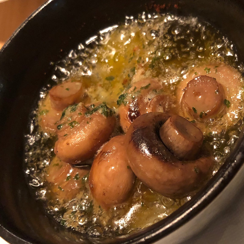 エビとマッシュルームのアヒージョ(ブルーオーシャングリル )