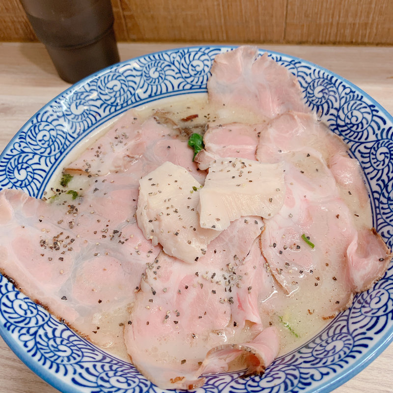 にぼ塩肉増し(らーめん専門店 煮干しと豚)