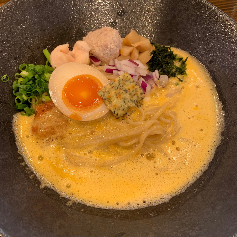 鶏とトマトの泡まぜそば( 侍麺)