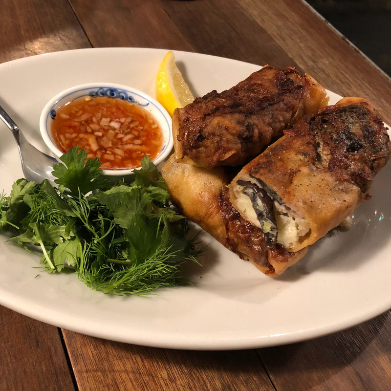 カリフラワーときくらげの揚げ春巻き(think食堂 （シンクショクドウ）)