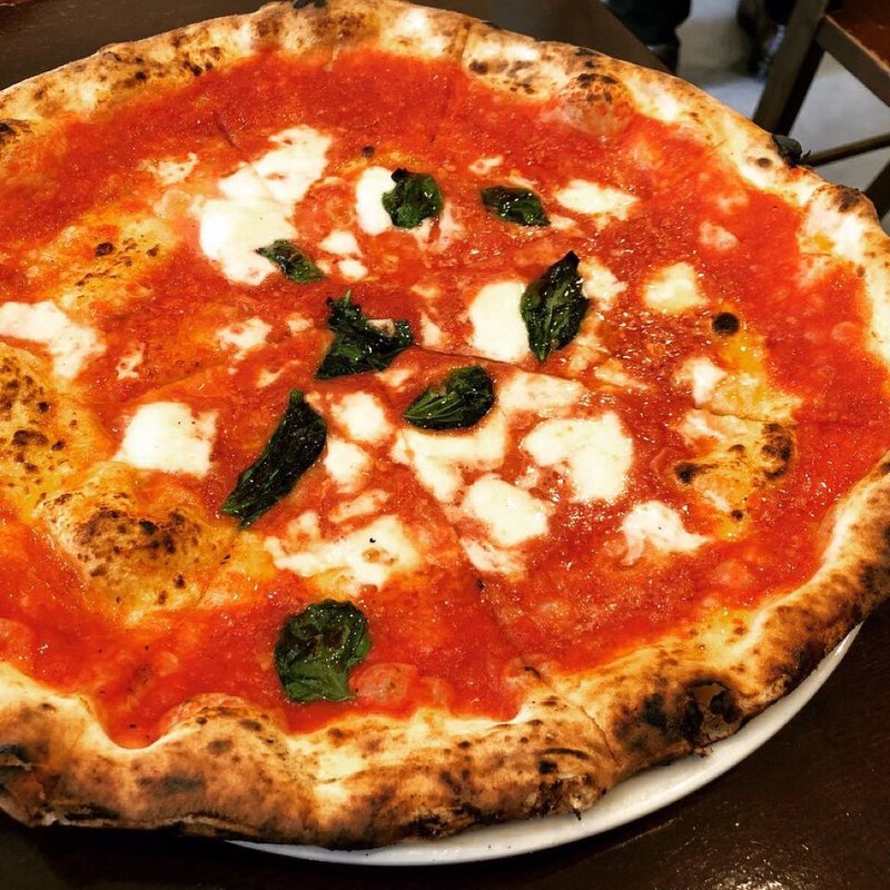 マルゲリータ ポカ モッツァレラ(LA PIZZERIA DA NINO)