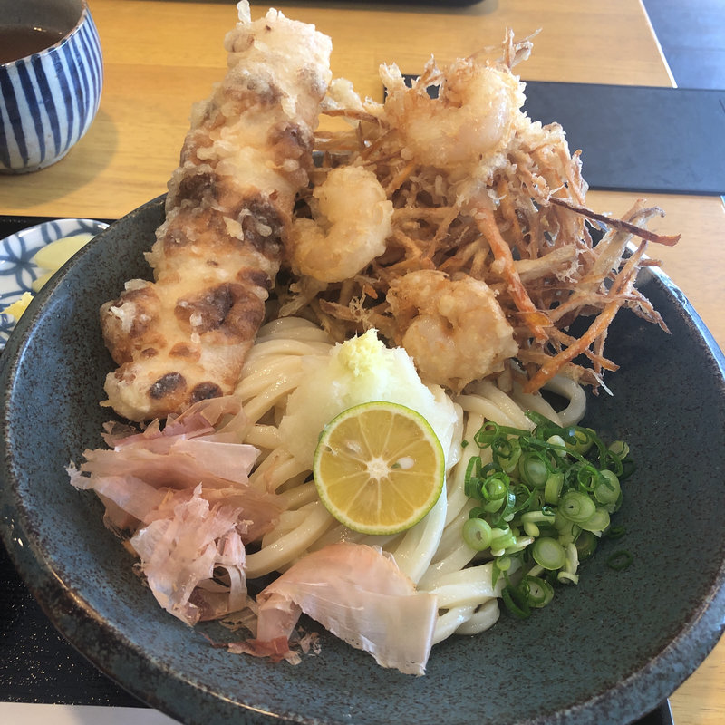 かき揚げぶっかけ(うどん よつ葉)