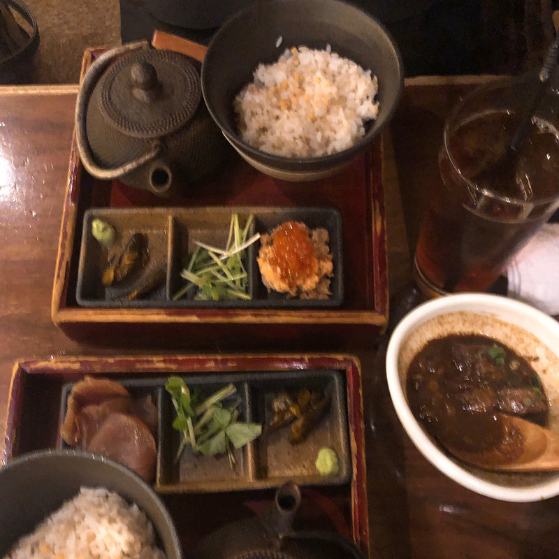 マグロの漬け茶漬け(お茶漬けBAR・離れ個室 ZUZU)