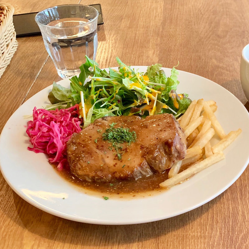 豚肩ロースのロースト〜エクラゼポテト添え(Brook Kitchen)