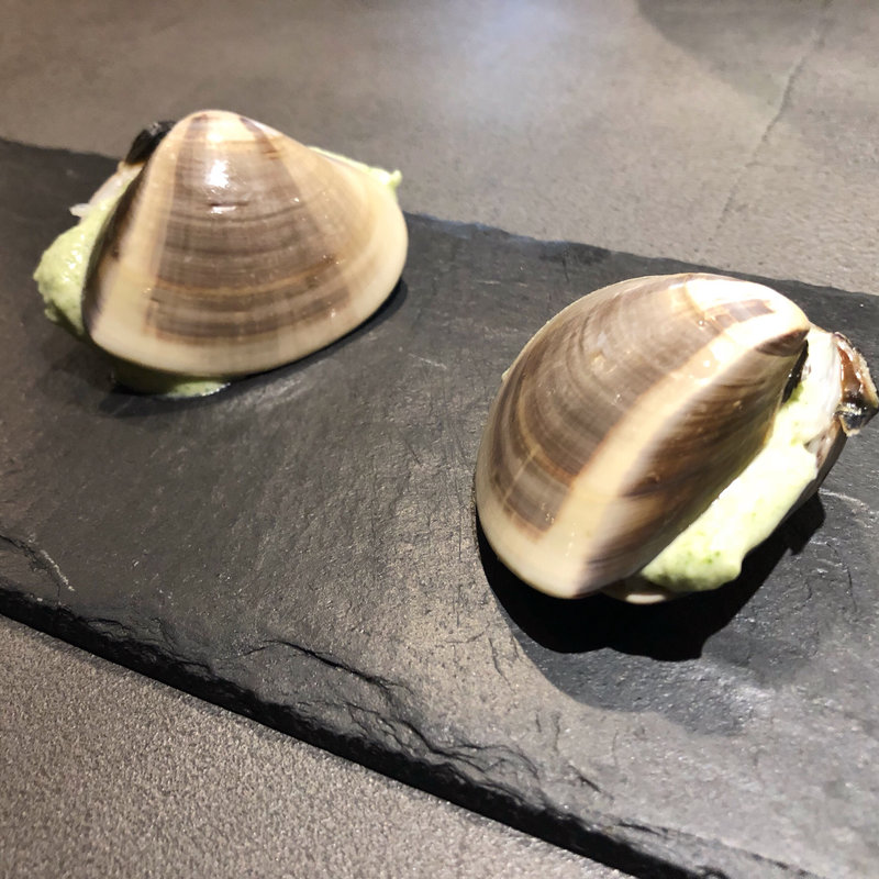 蛤、ブロッコリーのムースとズワイガニ(Saint FAUCON)