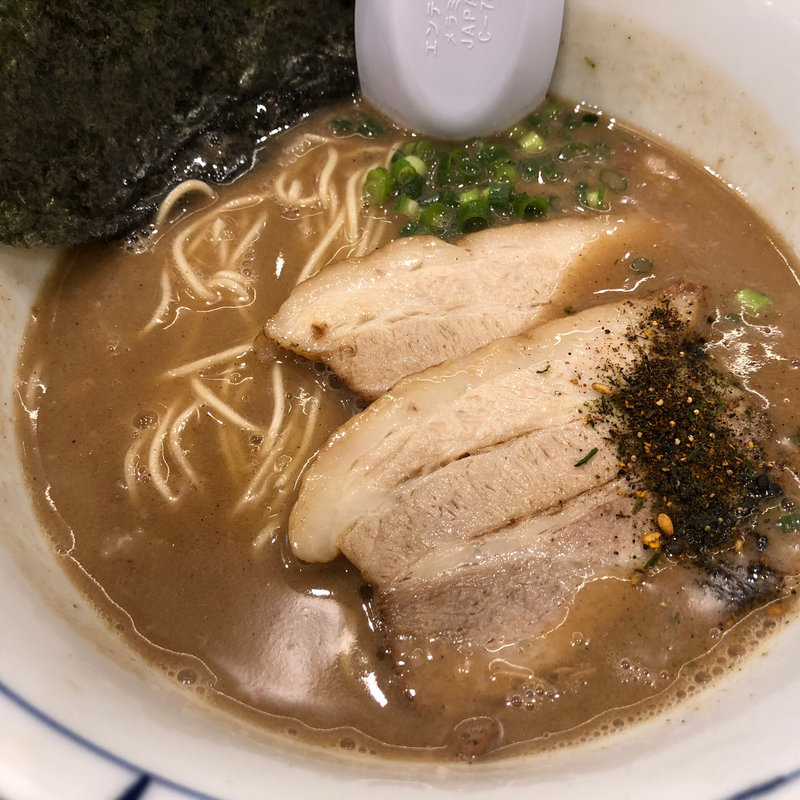 だし節とんこつらーめん(別邸三く 豚骨らーめん真真（マシーン）)