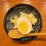 トリュフ香る半熟卵のポテサラ(てっぺん大和家)